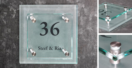 Mat en helder glas naambord E32